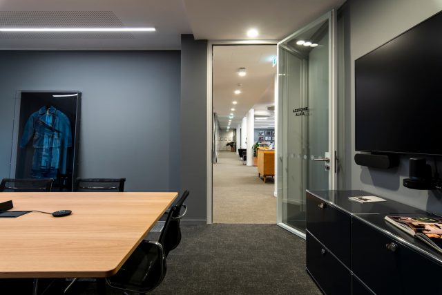 Salle réunion bureaux Vestiaire Collective