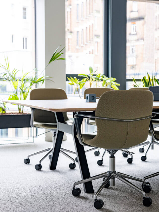 espace de travail aménagé dans une entreprise