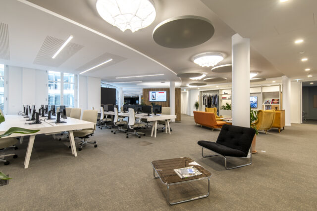 Moquette dans un open space - aménagement de bureaux