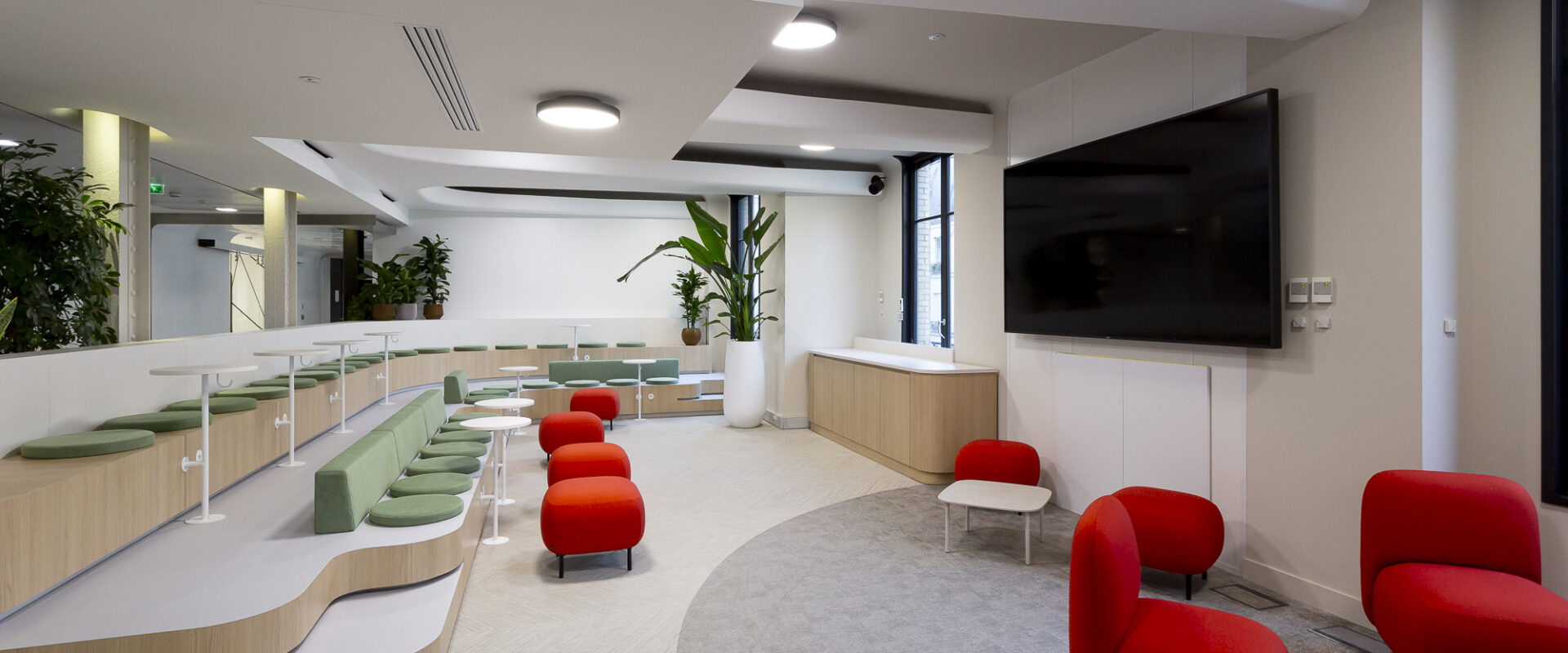 Quel revêtement de sol choisir pour des bureaux professionnels ?