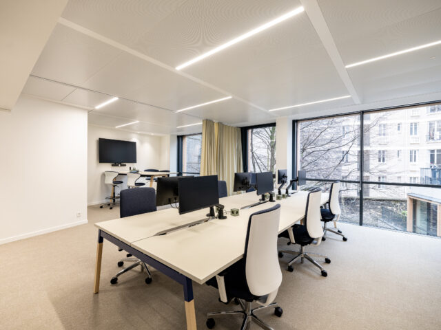 Poste de travail adapté à un aménagement en Flex office